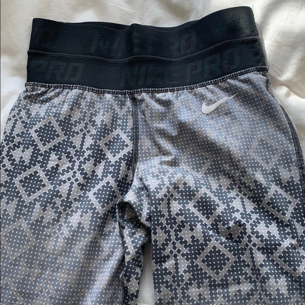 Nike Grey pixel leggings